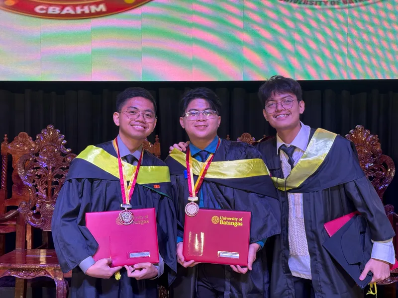 Celebrating graduation — Auxiliare capstone project