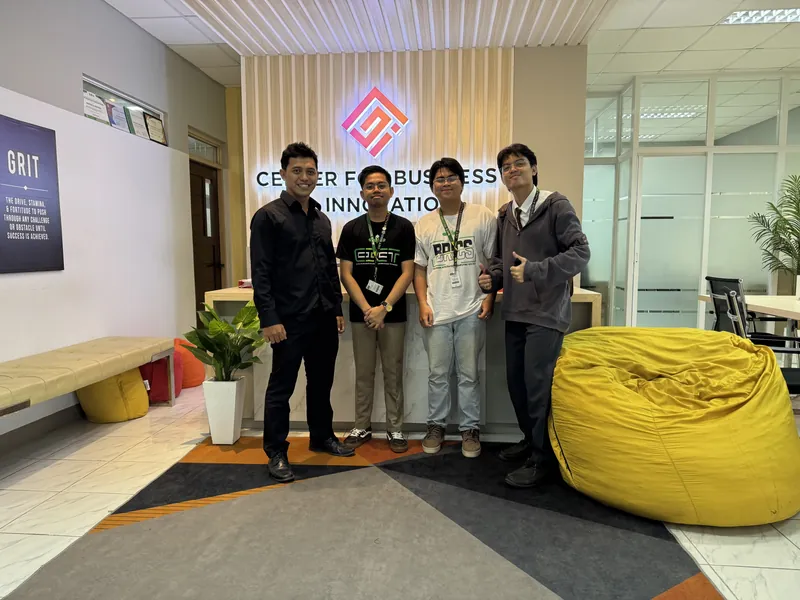 Another visit to the Center for Business Innovation — Auxiliare team